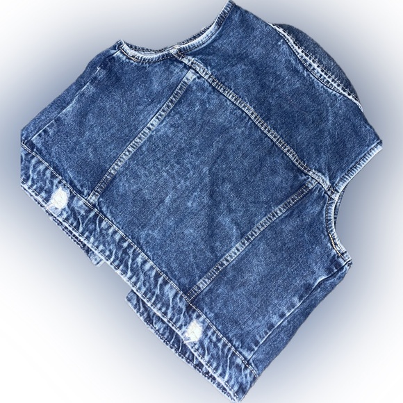 Size large jeans vest with lace detail - Picture 3 of 3